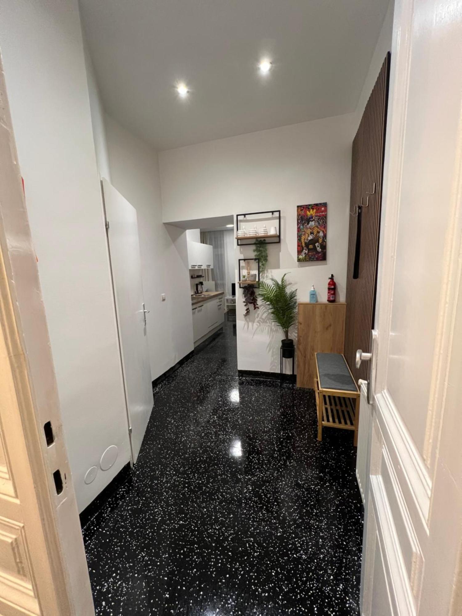 וינה Wl Apartments #10R מראה חיצוני תמונה